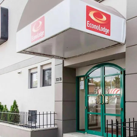 Econo Lodge South Ozone Park-3